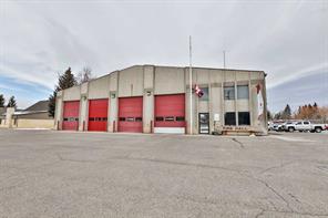 655 Charlotte Street S For Sale